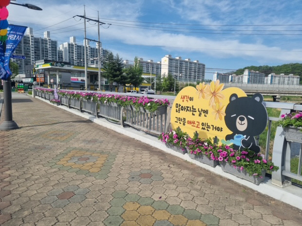 교량 난간 감성 오브제 설치 관련 이미지