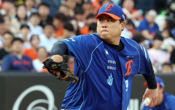 <b>류현진</b>, 한·미 통산 <b>2500탈삼진</b>…국내 투수 첫 대기록 썼다