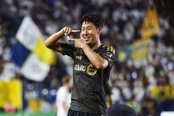 <b>손흥민</b>, <b>1골 1도움</b> 이어 자책골 유도까지…LAFC 3연승 이끌었다