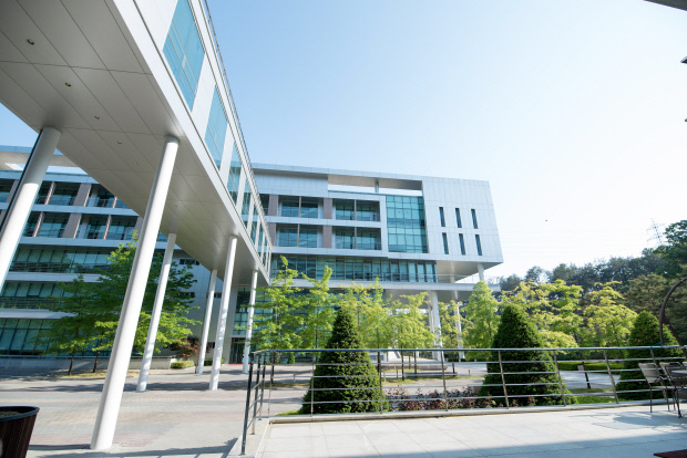 '취업 사관학교' 영진전문대 수시모집서 2309명 뽑는다 - 뉴스 썸네일 이미지