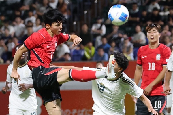 "군 면제만 보고 뛰었다" <b>양민혁</b> <b>발언</b> 논란…축구대표팀 '<b>병역</b>특례' 언행...