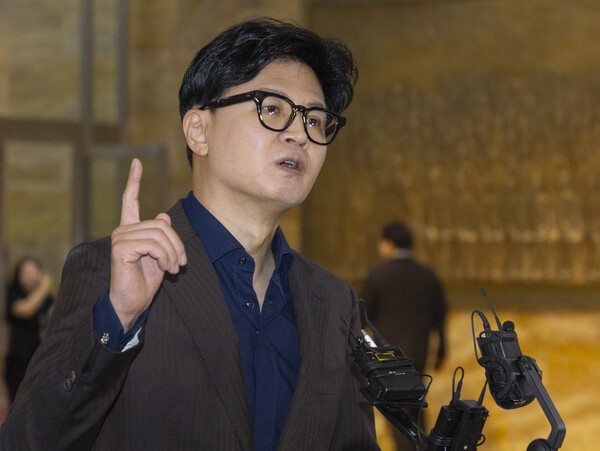 <b>한동훈</b> 차기 <b>대선 적합도</b> 18.7% '1위'… 무당층·중도층서 오차 밖 선두