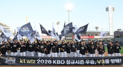 kt, 롯데 9-0 완파하고 정규시즌 우승…5년 만에 두 번째 KS 직행